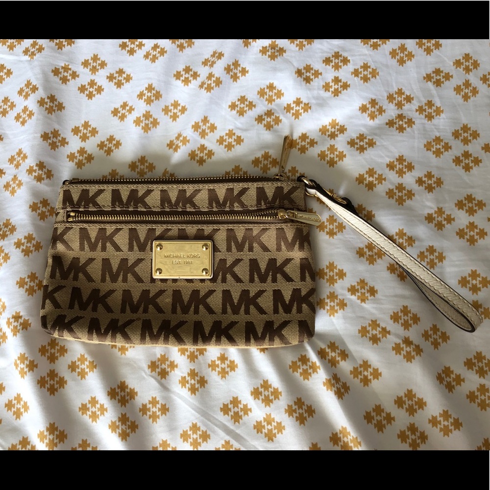 Michael Kors Wristlet